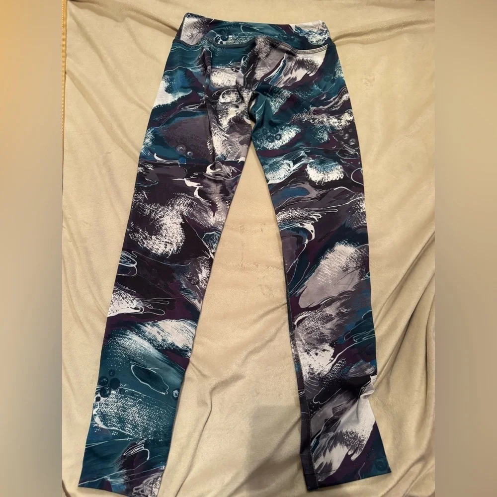 Beyond Yoga Black and White Leggings